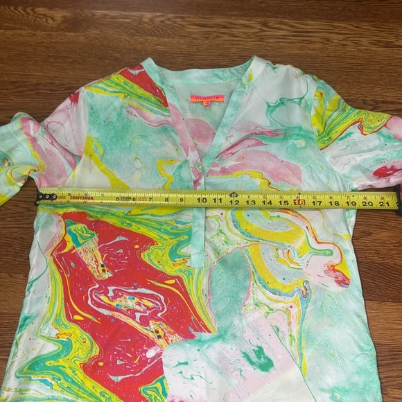 Vilagallo 100% Silk Abstract All Over Printed Blouse Size 8 Art to Wear - Picture 8 of 9